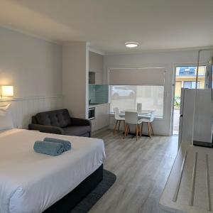 Kitchenette Suite