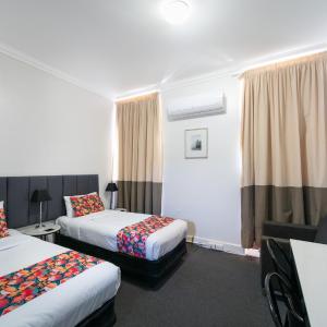 Twin Room with En Suite