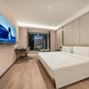 Deluxe Double Room Courtyard