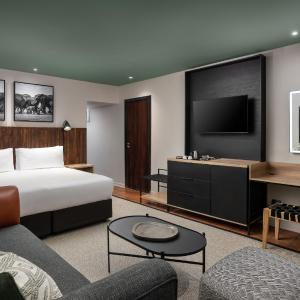 Kruger Deluxe King Room