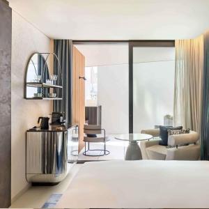 King Room with Pool Access - Delight