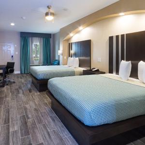 Queen Room with Two Queen Beds - Smoking
