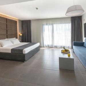 Superior Family Room (2 Adults + 2 Children)