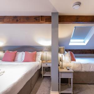 Deluxe King Triple Room