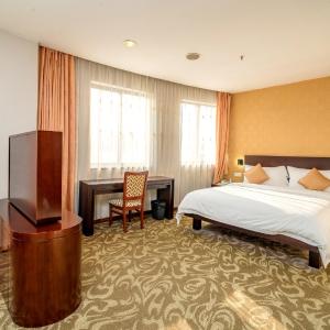 Deluxe Double Room with River View
