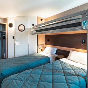 Standard Twin Room with One Bunk Bed