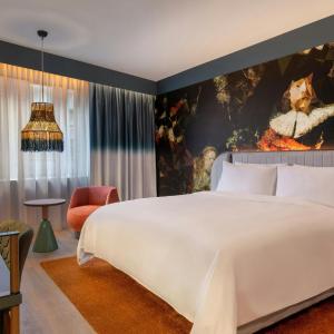REN Room
