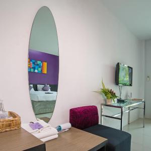 Deluxe Twin Pool View Room
