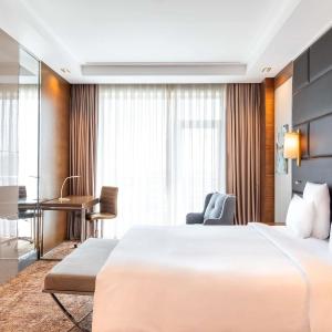 Executive King Suite with Sofa