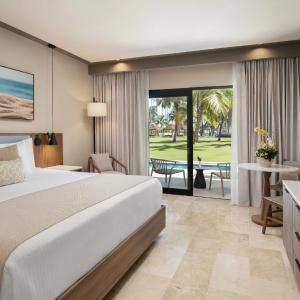 Vantage Club Suite Garden View Swim Out King