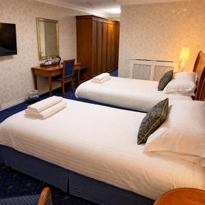 Large Double or Twin Room