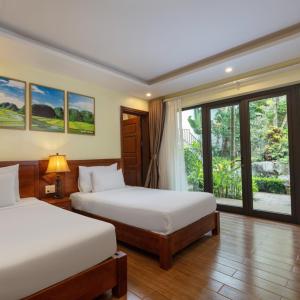 Deluxe Double or Twin Room with Garden View
