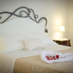 Deluxe Double Room (2 Adults + 1 Child)