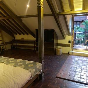 Heritage Suite  15% food and beverage discount