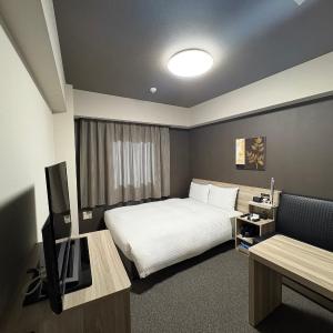 Double Room with Small Double Bed - Non-Smoking - Cleaning Every 3 Days