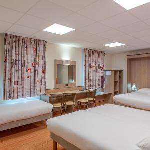 Family Room (5 Adults)