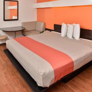 Queen Room with Two Queen Beds - Smoking