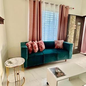 Classic One-Bedroom Apartment with King Bed