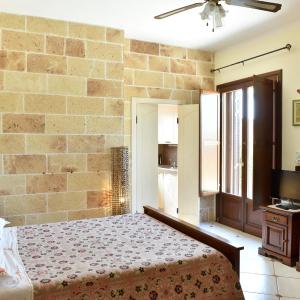 Deluxe Double Room (2 Adults + 1 Child)