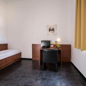 Single Room with Park View