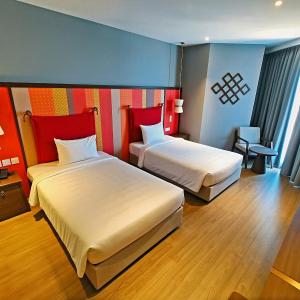 Twin Room with Sea View