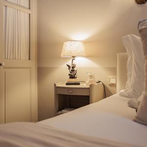 Suite with Street View
