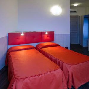 Double Room With Balcony and Partial Lake View