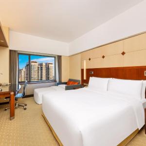 Horizon Club King Room with City View