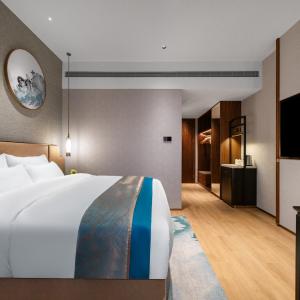 Non Smoking - Deluxe King Room