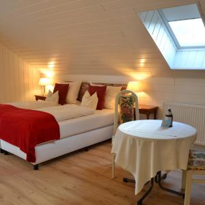 Studio Apartment with One Double Bed