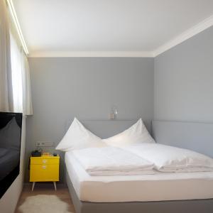 Art Double Room Small 