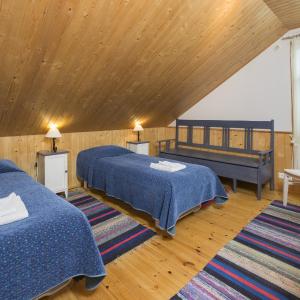 Double or Twin Room with Shared Bathroom