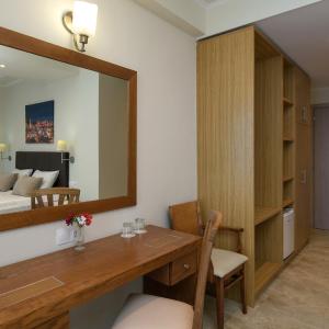 Double or Twin Room with Sea View