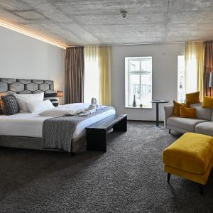 Deluxe King Suite
