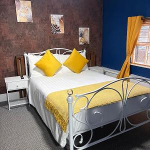 Double or Twin Room with Bathroom