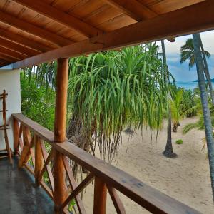 Deluxe Double Room with Balcony and Sea View (10% off on Spa Services,Happy Hours 4-5pm)