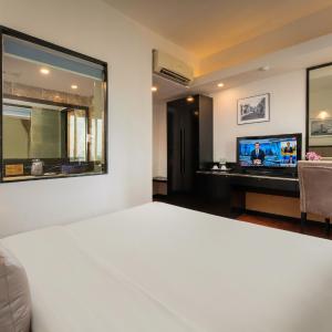 Deluxe Double Room with Window
