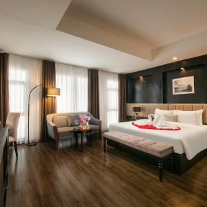 Executive Suite with City View