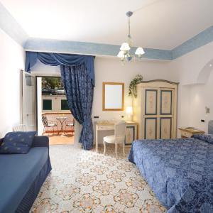 Triple Room with Sea View