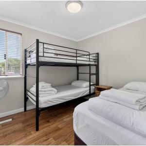 Superior 2 Bedroom Cabin - Sleeps 5