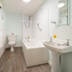 Twin Room with Shared Bathroom