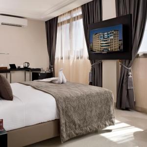 Business Plus Room