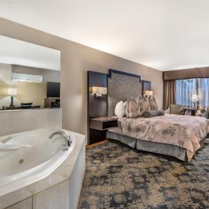 King Suite with Spa Bath - Non-Smoking