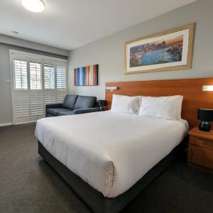 Accessible Queen Room