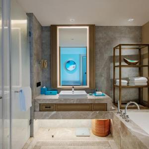 Deluxe Twin Room with Sea View