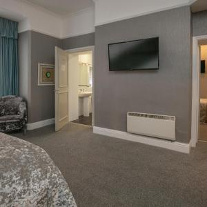 Family Room with Double and Two Single Beds