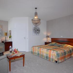 Deluxe Twin Room with Balcony