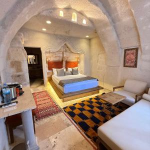 Double Cave Room 