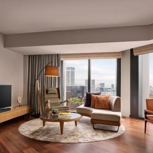 Two-Bedroom King Suite with City View, Sofa Bed and Bathtub/Shower