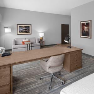 King Room with Accessible Tub - Mobility and Hearing Access/Non-Smoking